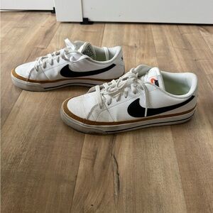 Nike Women's Court Legacy